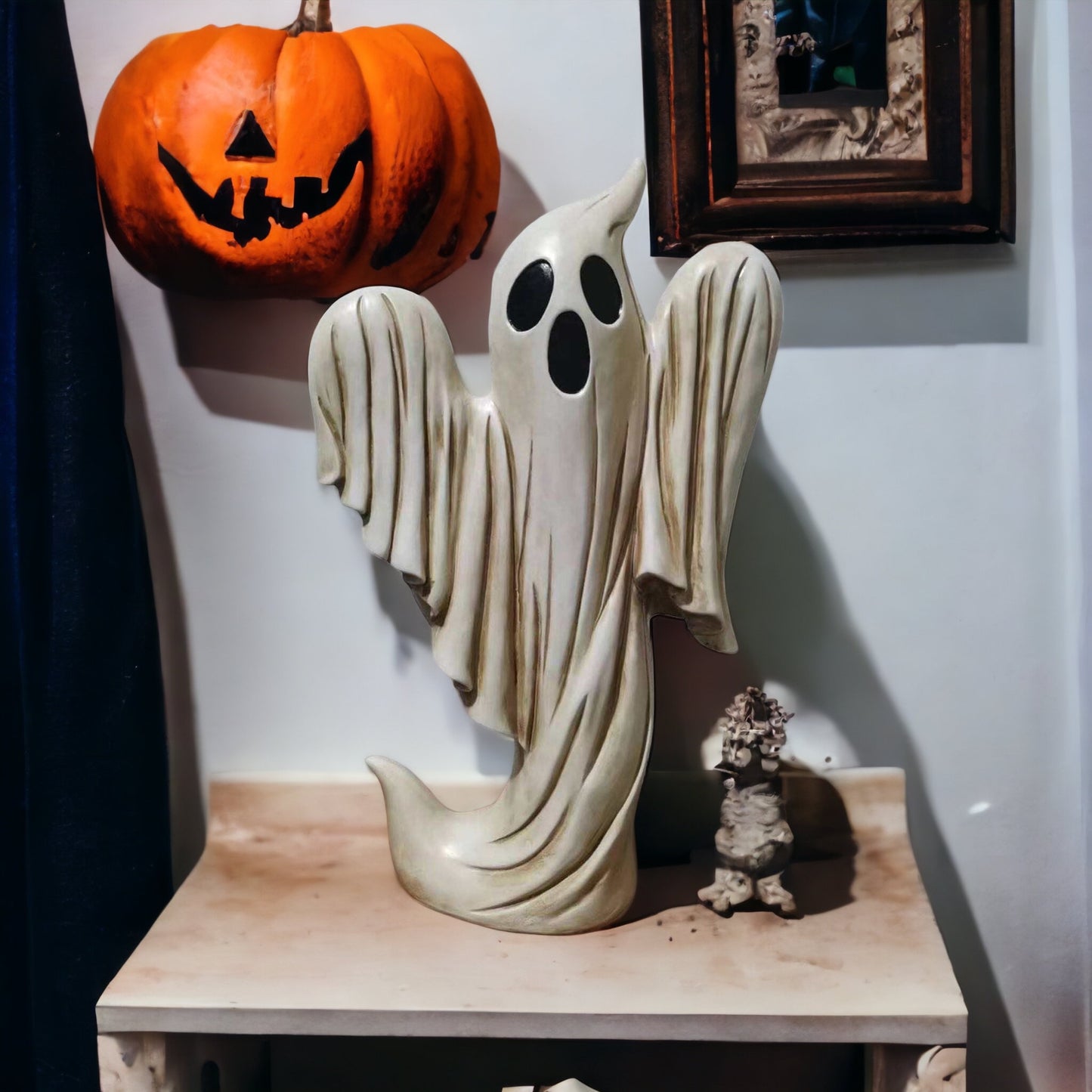 Haunted Ghost Statue
